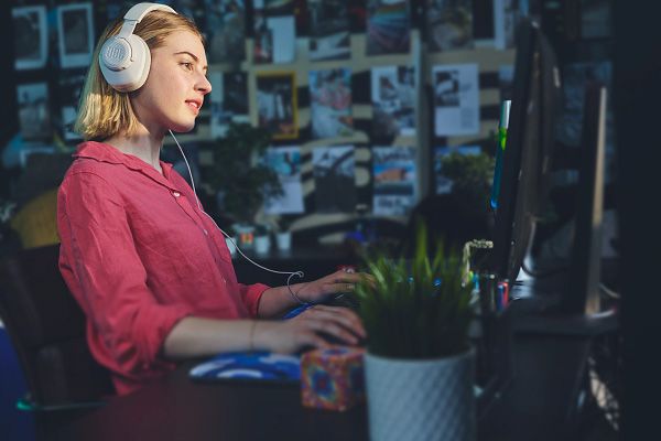 jbl_quantum-100m2_white-content